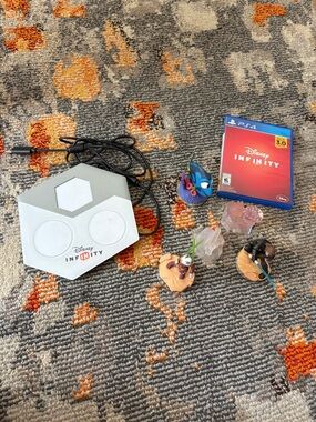 PS4 Disney infinity base and Star Wars characters anakin Ashoka Nemo